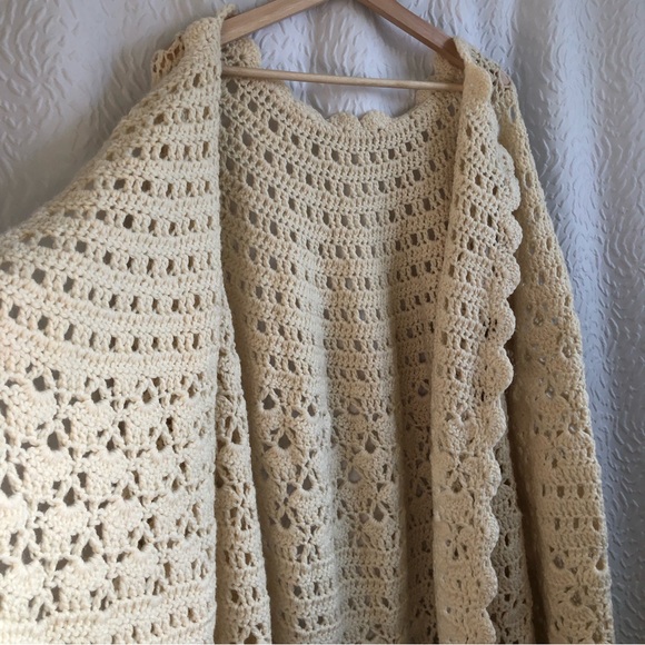 Handmade Cream Crochet Wool Knit Oversized Button Up Sweater Cape - Picture 12 of 15